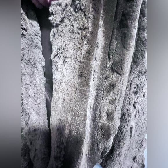 Betsey Johnson Faux Fur Fly Away Vest Size Large MSRP: $68.00 - Picture 10 of 15